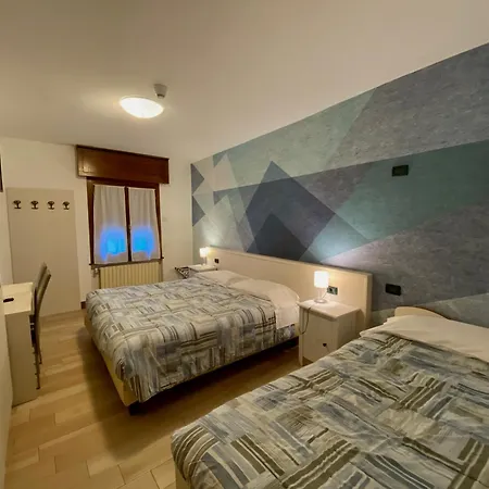 Hotel Sciatori 3 Stelle Superior Temù